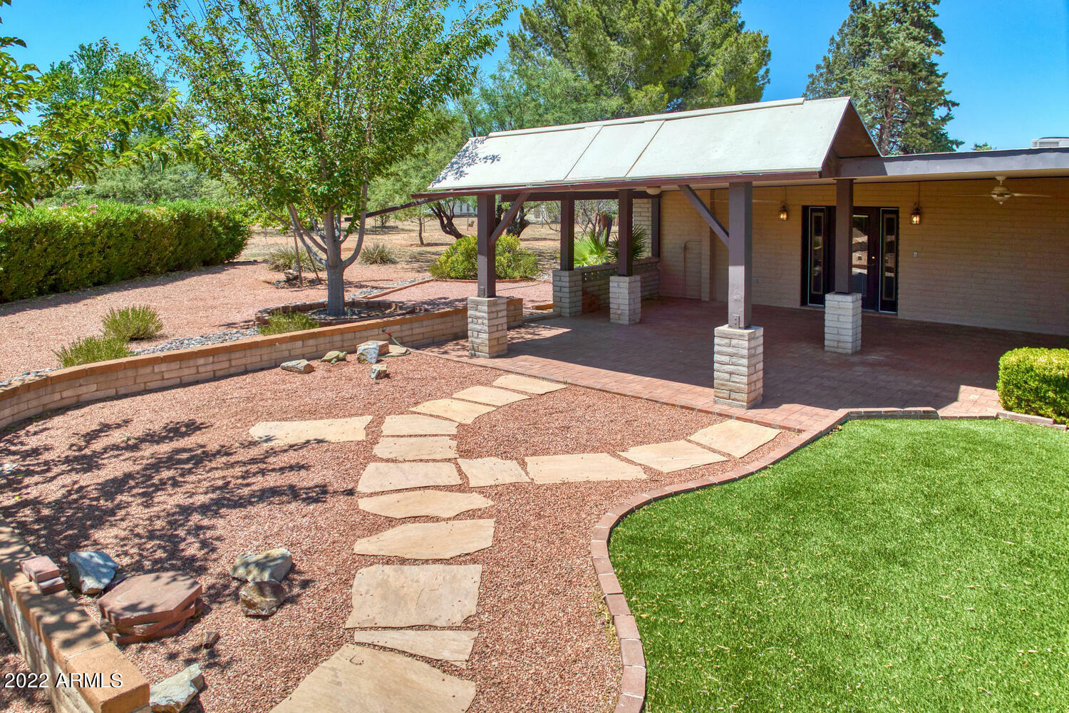 Property Photo:  947 Calle Gardenia --  AZ 85635 