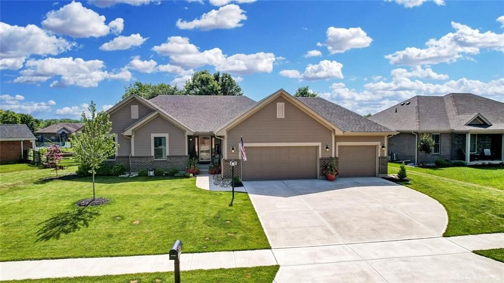 Property Photo: 6804 Sun Ridge Way OH 45068