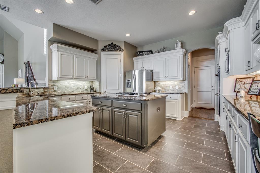 Property Photo: 5000 Seville Lane TX 75028