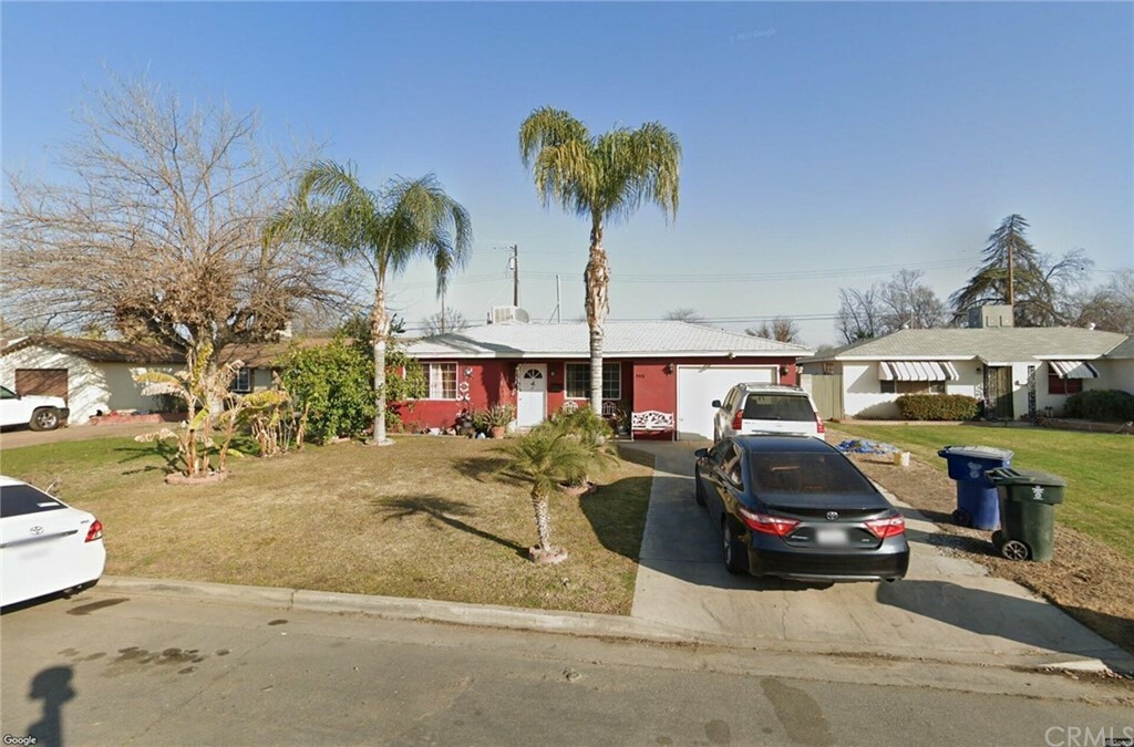 Property Photo:  908 Meredith Drive  CA 93304 