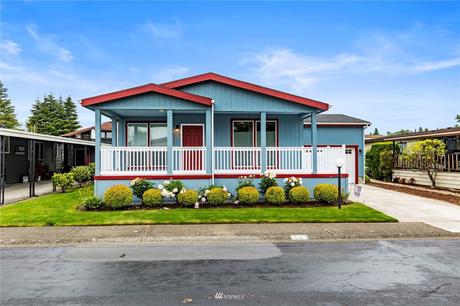 Property Photo:  11436 NW 208th Street 86  WA 98031 