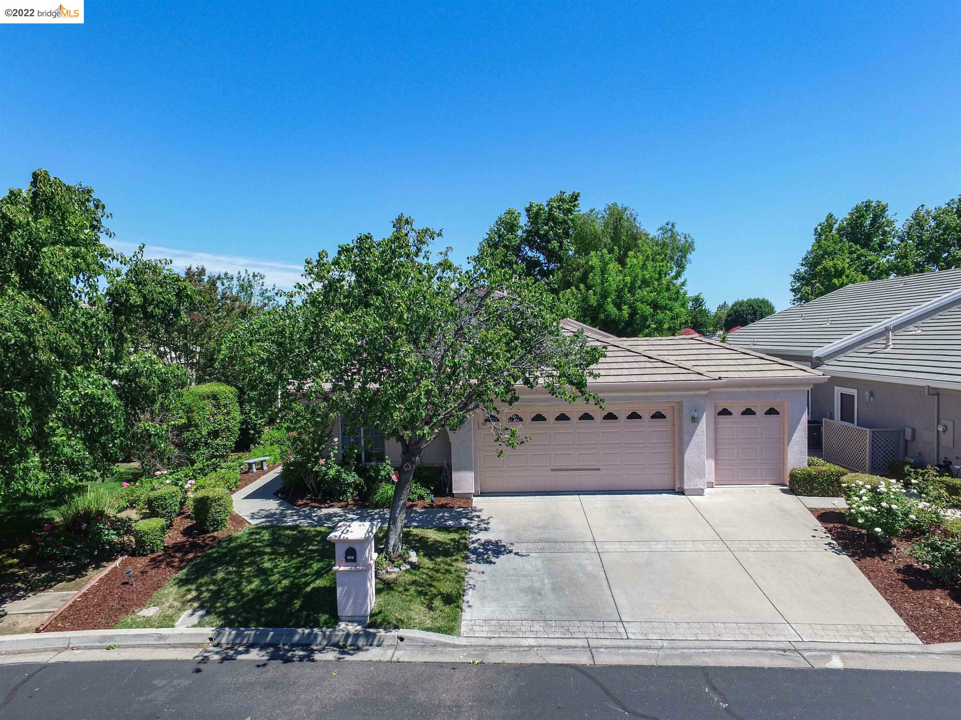 Property Photo: 1807 Redwine Ter CA 94513