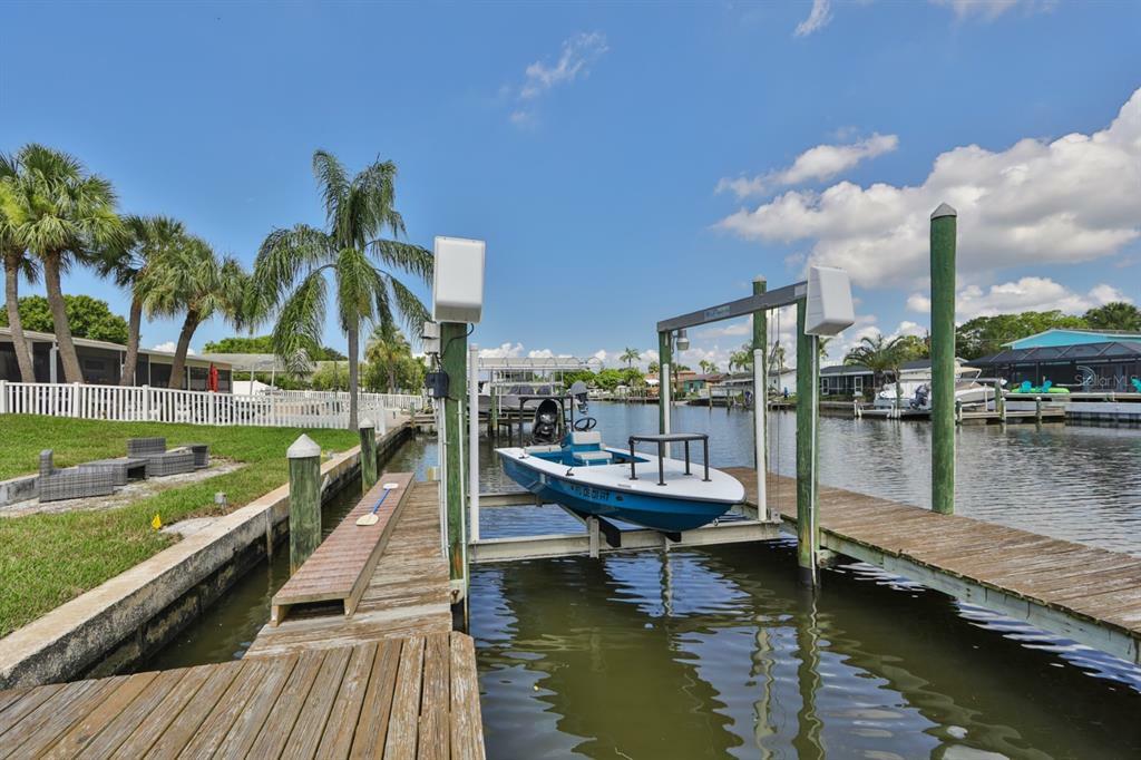 Property Photo:  8425 Flagstone Drive  FL 33615 