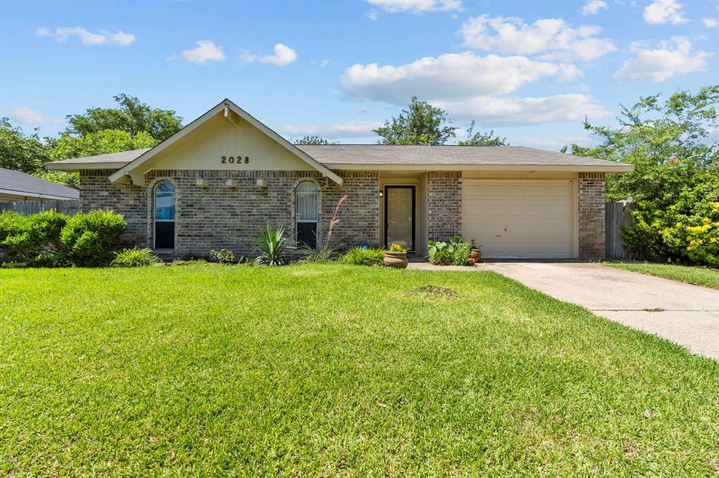 Property Photo: 2028 Victoria Road TX 75007
