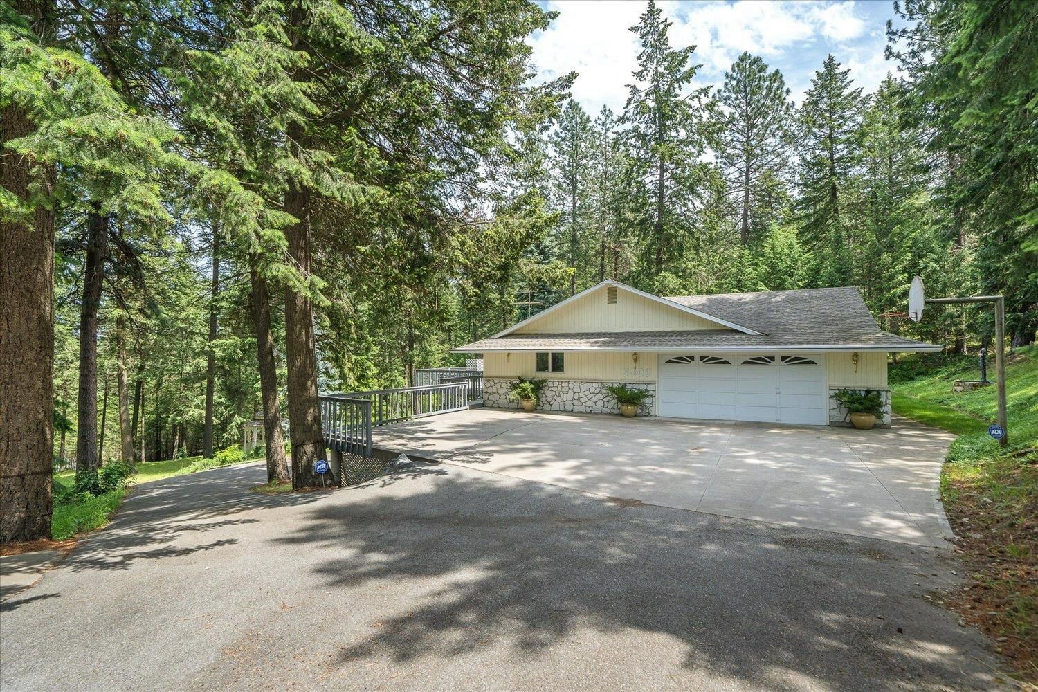 Property Photo:  5407 S Pinebrook Ct  WA 99206 