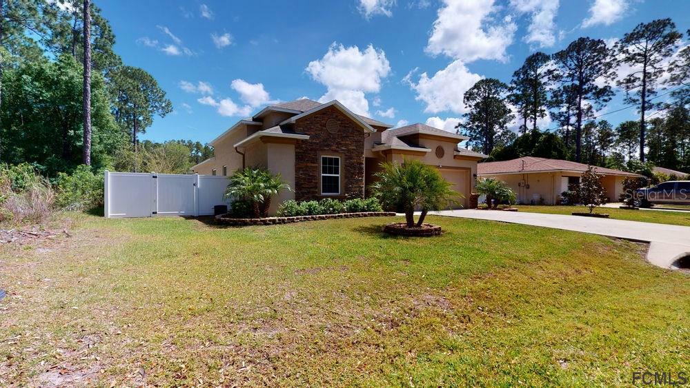 Property Photo:  64 Bruce Lane  FL 32137 