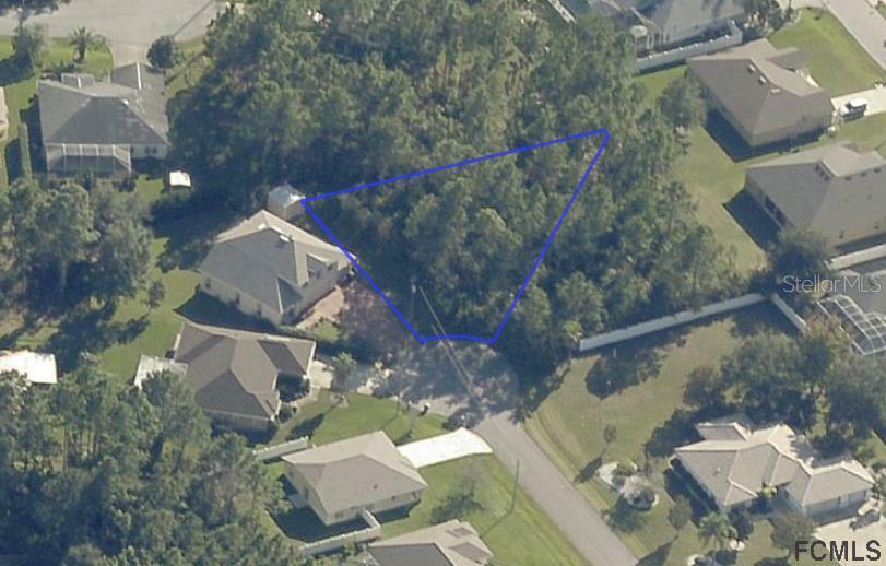 Property Photo: 8 Flint Place FL 32137