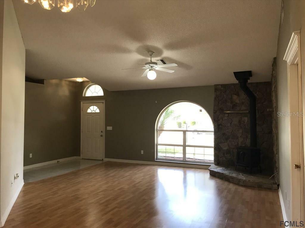 Property Photo:  60 Brewster Lane  FL 32137 