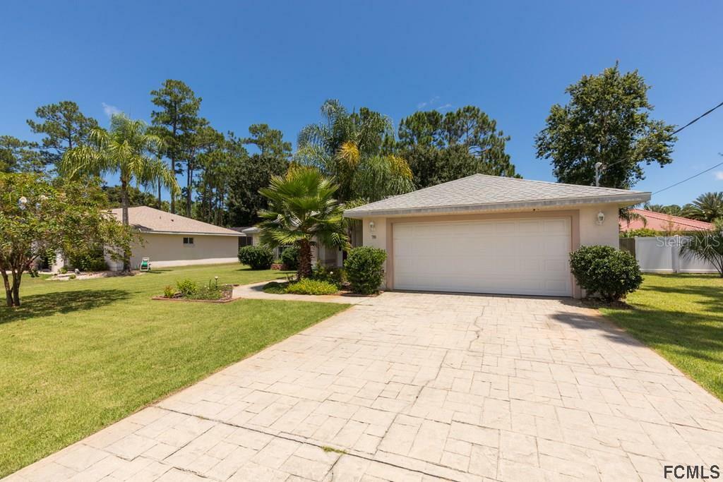Property Photo: 78 Brunswick Lane FL 32137