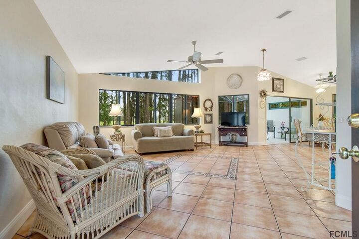 Property Photo:  25 Lago Vista Place  FL 32164 