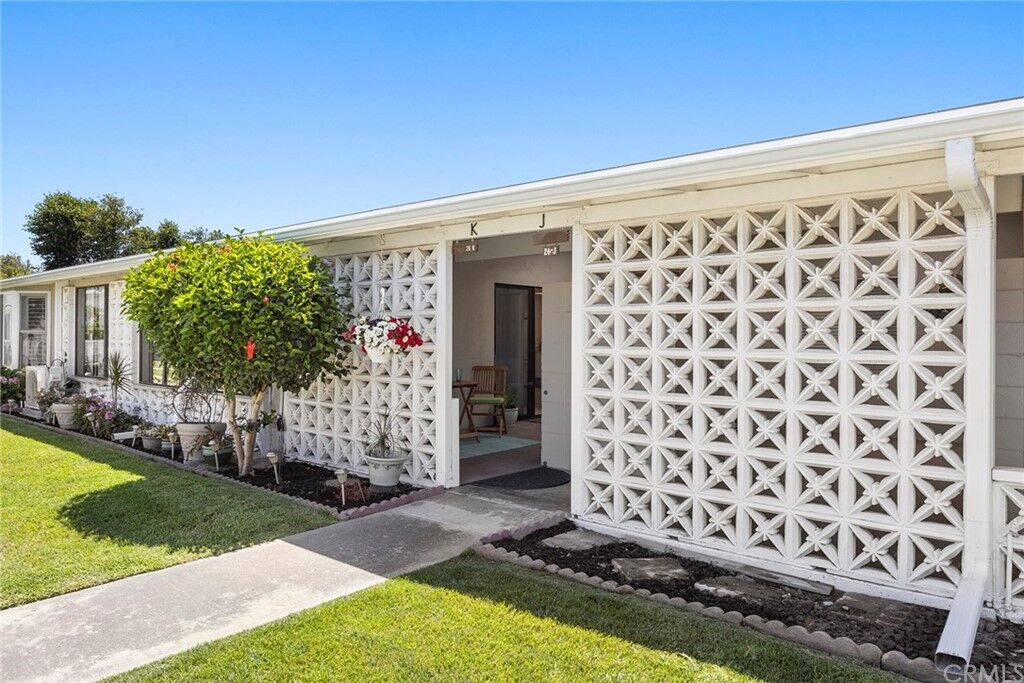 Property Photo:  1533 Merion Way 26K  CA 90740 