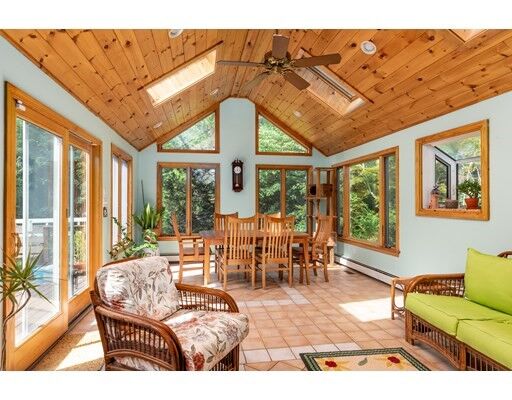 Property Photo:  10 Lamplight Cir  MA 01760 