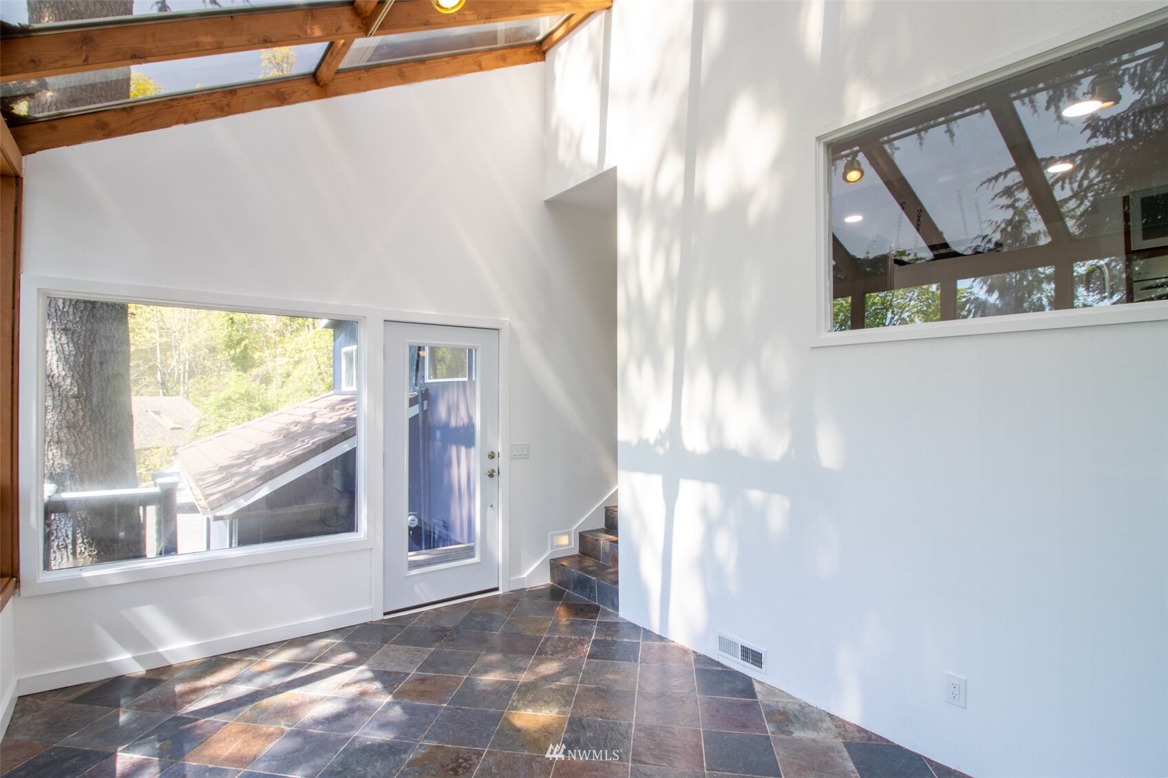 Property Photo:  7255 E Mercer Way  WA 98040 