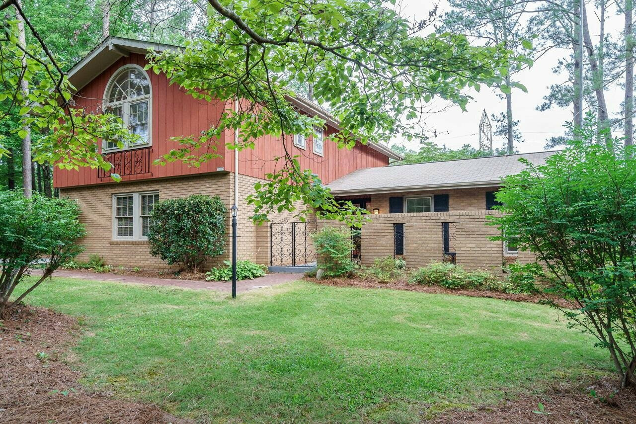 Property Photo:  1626 Hermitage Road  NC 27330 