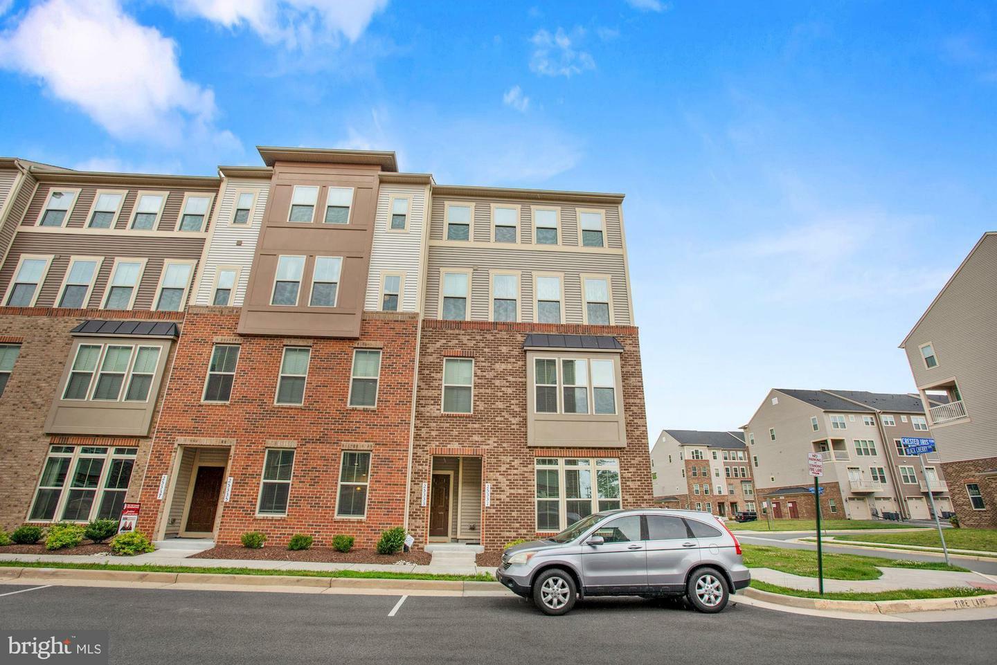 Property Photo:  25333 Crested Iris Terrace  VA 20105 