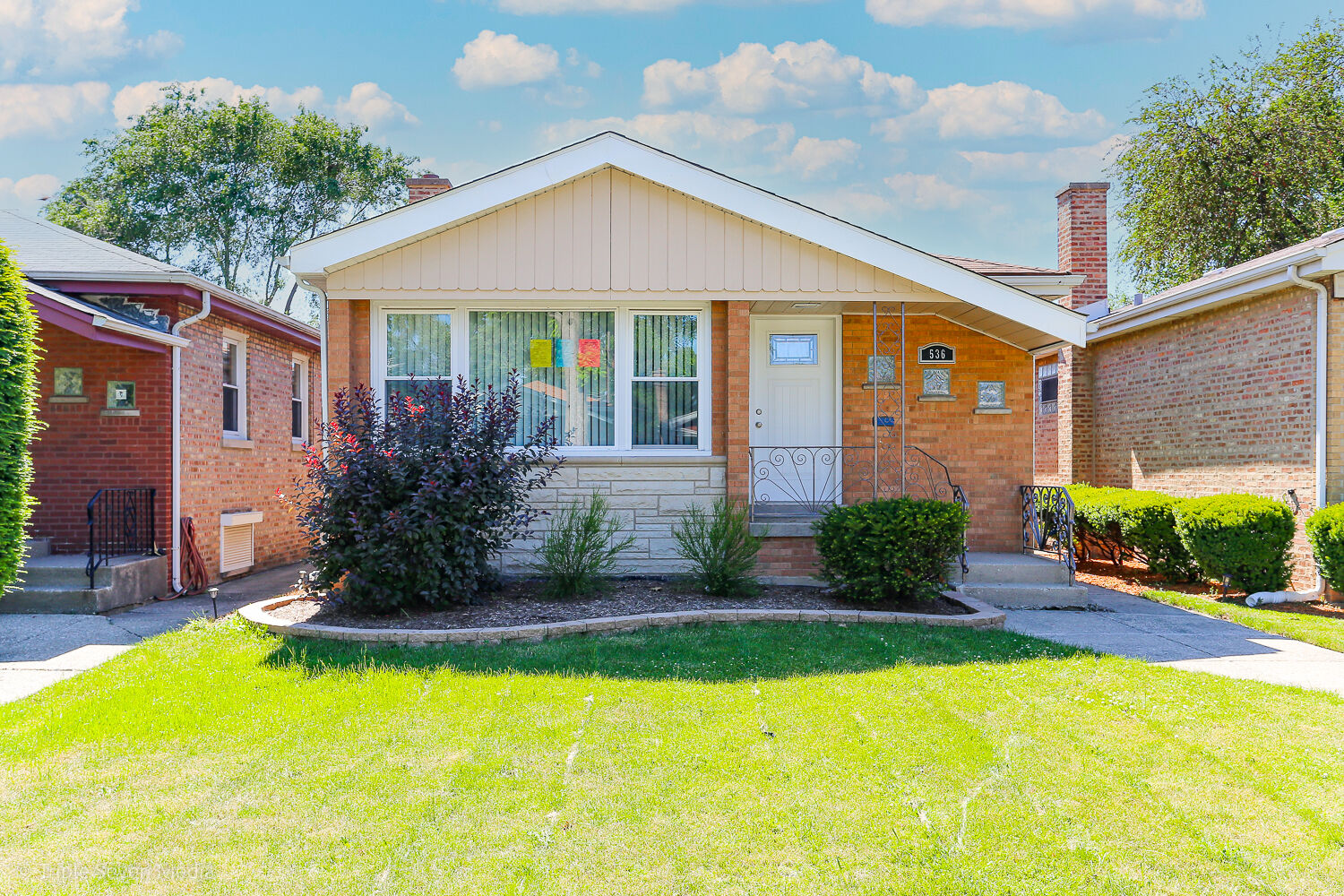 Property Photo:  536 Frederick Avenue  IL 60104 