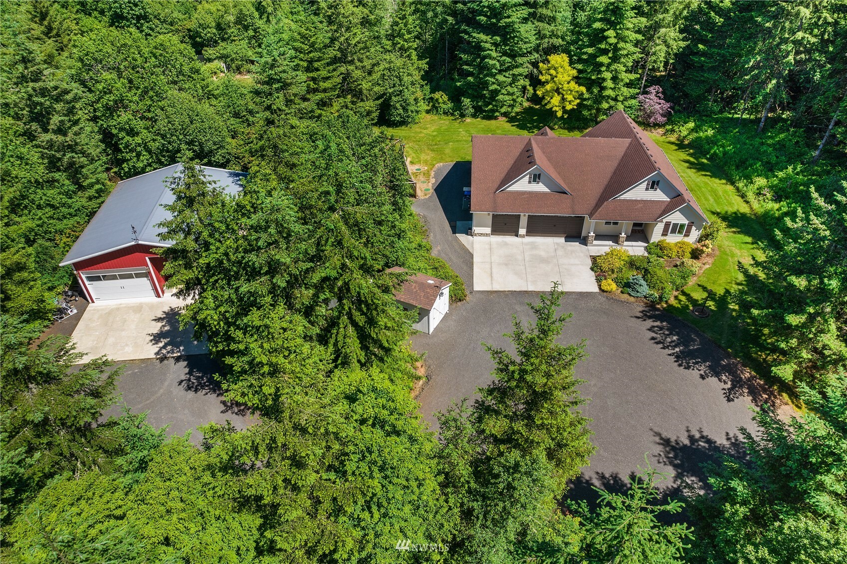 Property Photo:  120 Iris Lane  WA 98596 