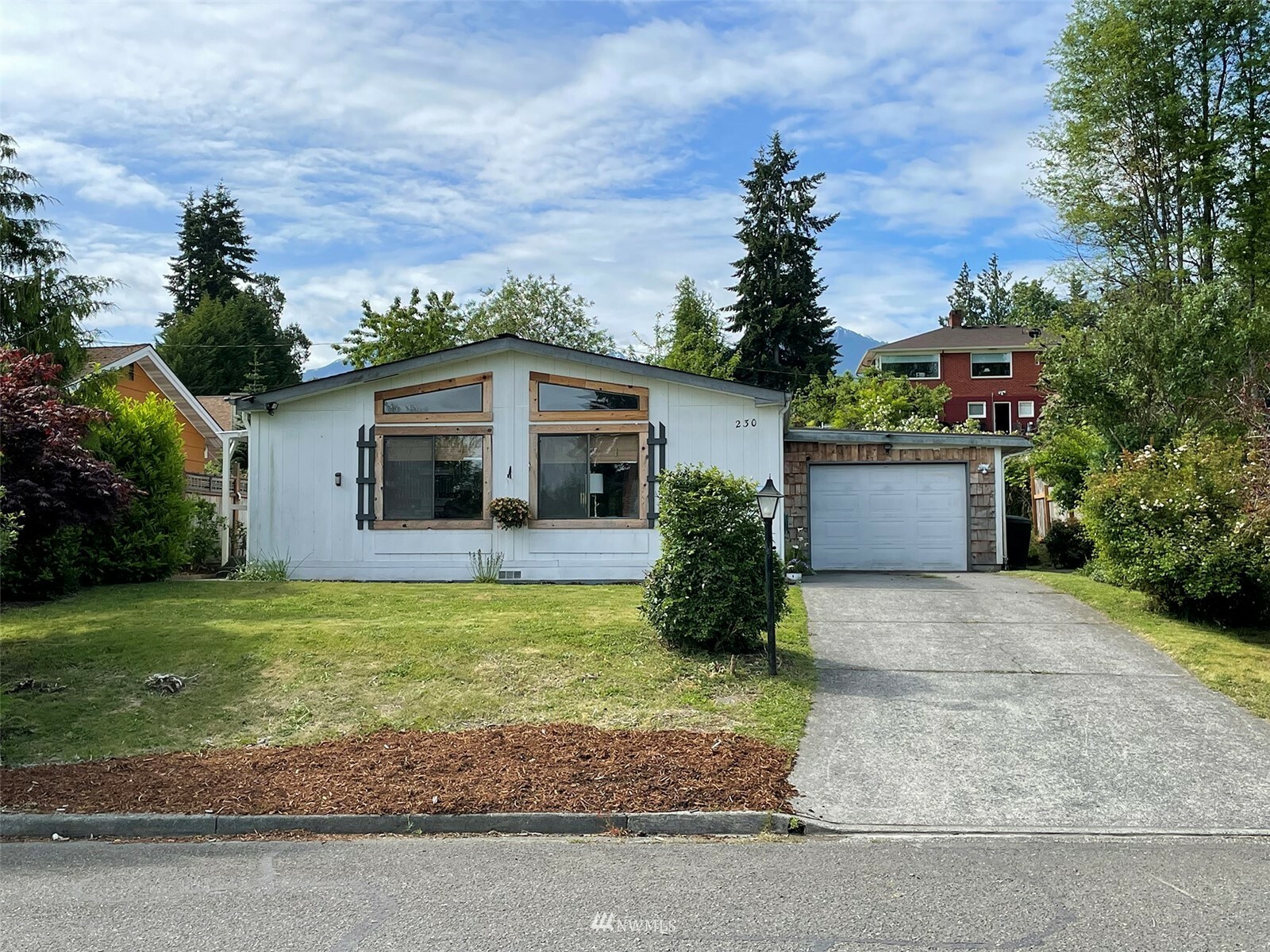 Property Photo:  230 W Dolan Avenue  WA 98362 