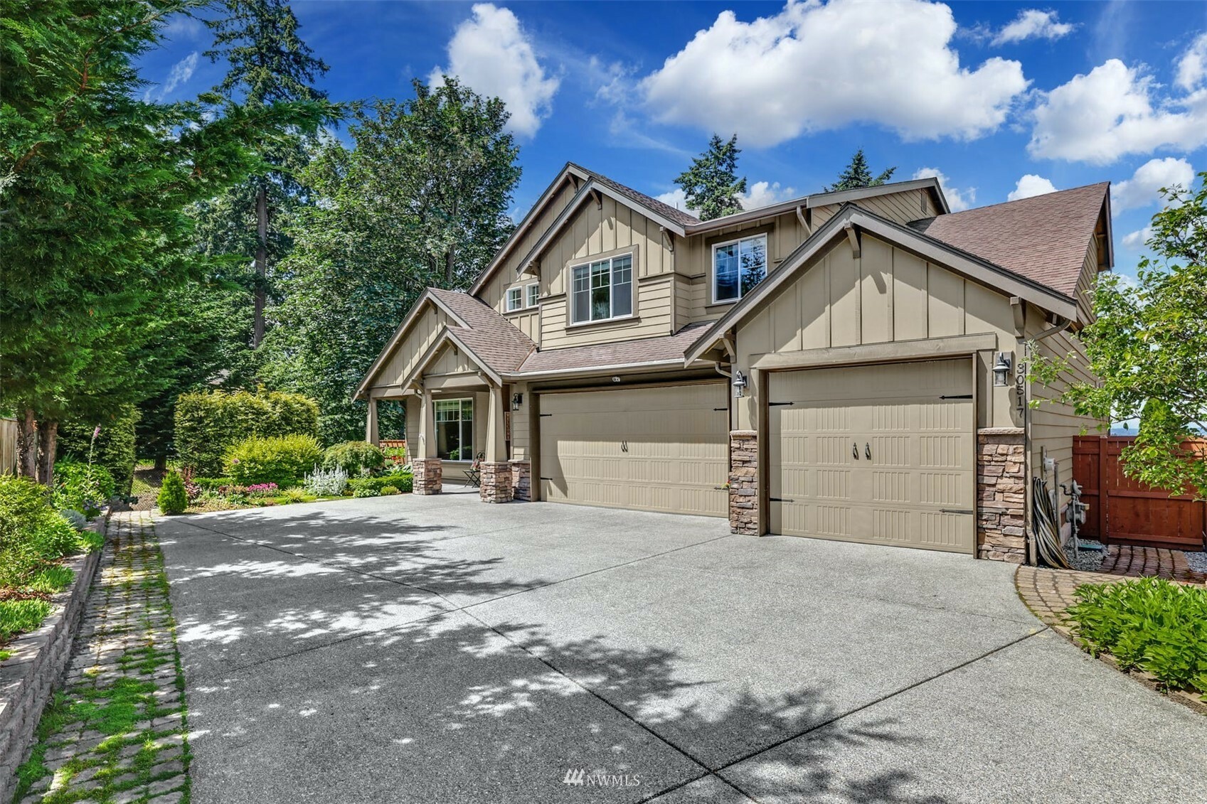 Property Photo:  30517 25th Place SW  WA 98023 