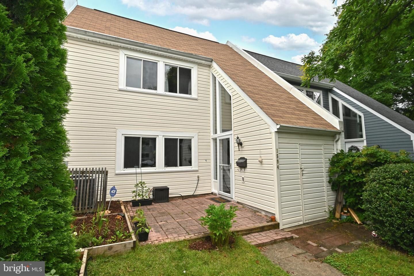 Property Photo:  1594 Goldenrain Court  VA 20190 