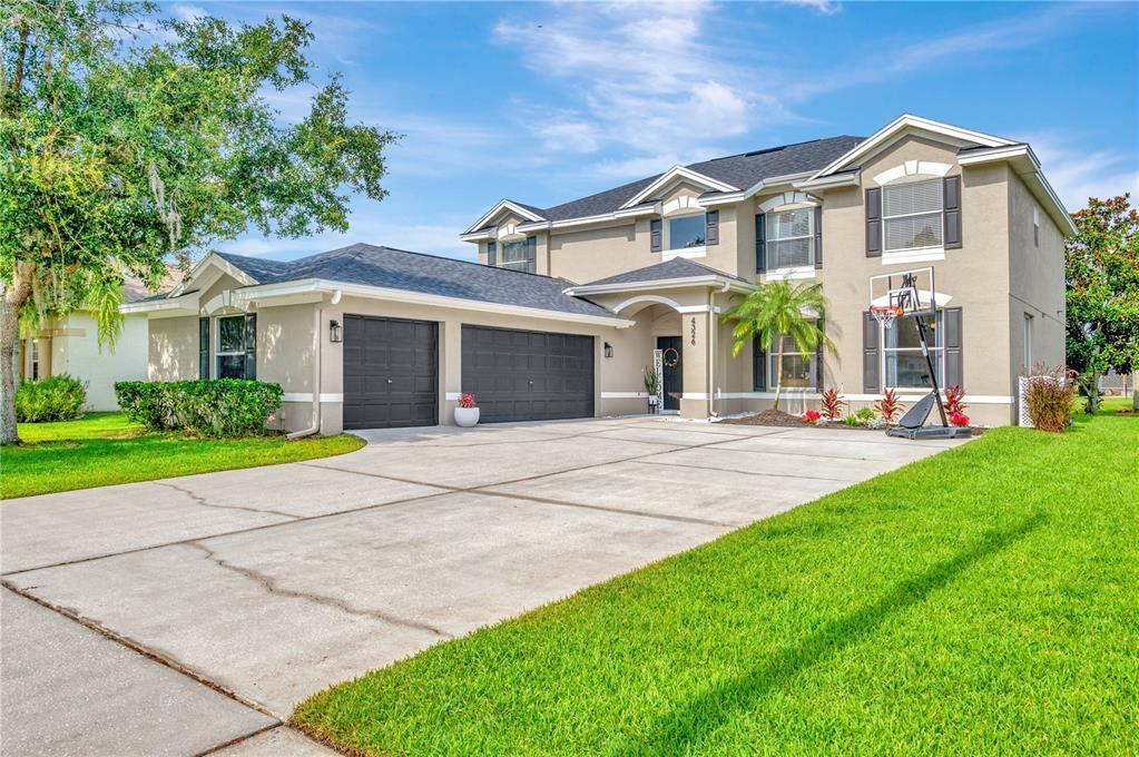 Property Photo:  4326 Waterford Landing Drive  FL 33558 