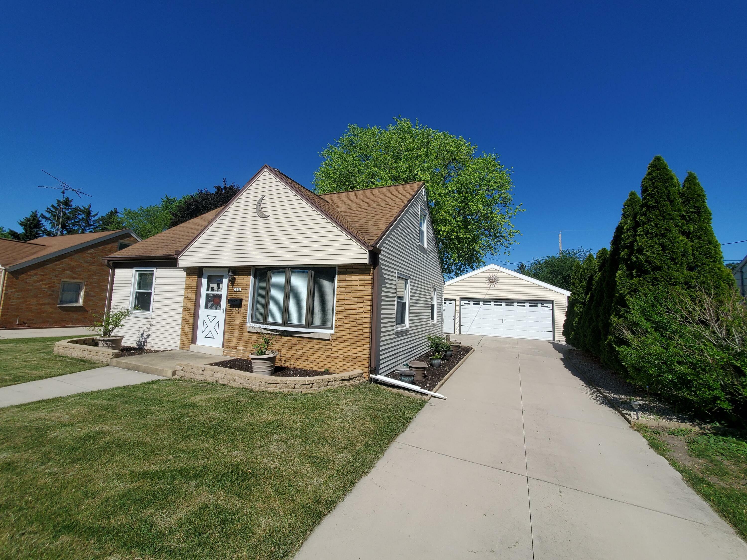 Property Photo:  2628 S 92nd St  WI 53227 