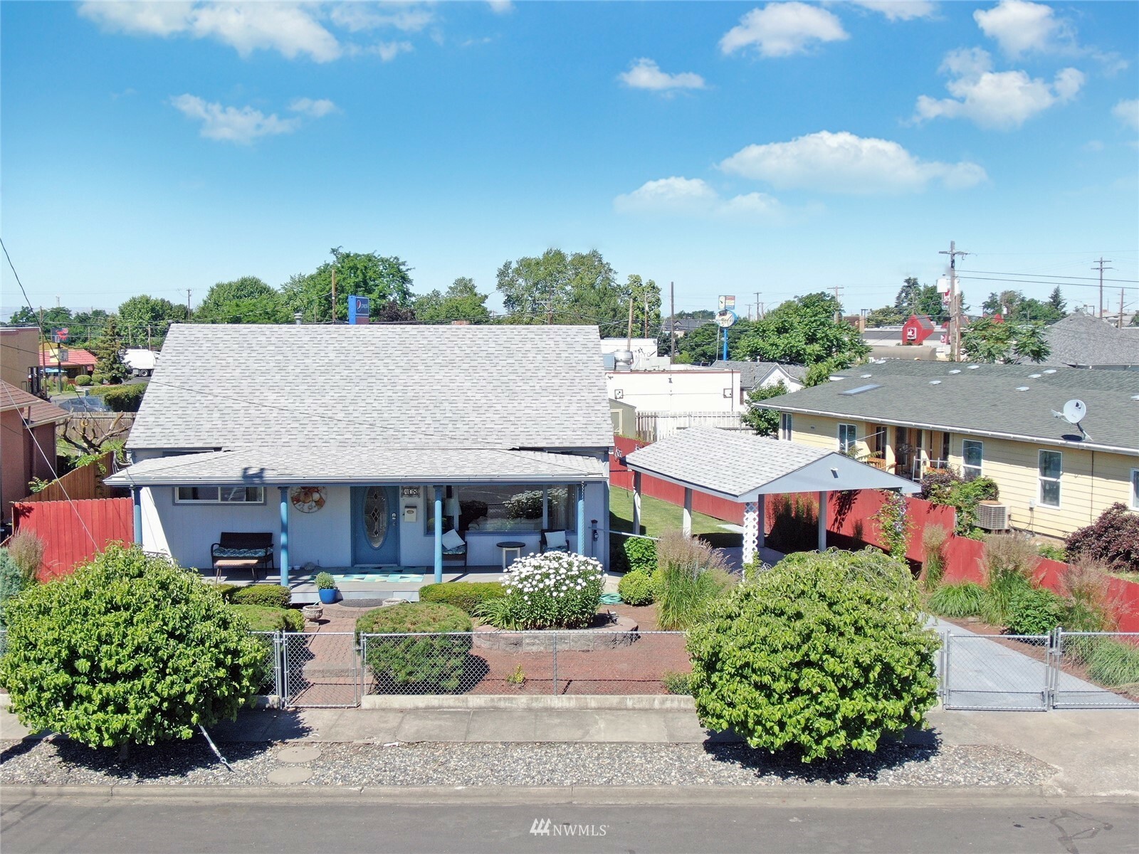 Property Photo: 408 S 8th Avenue WA 99362