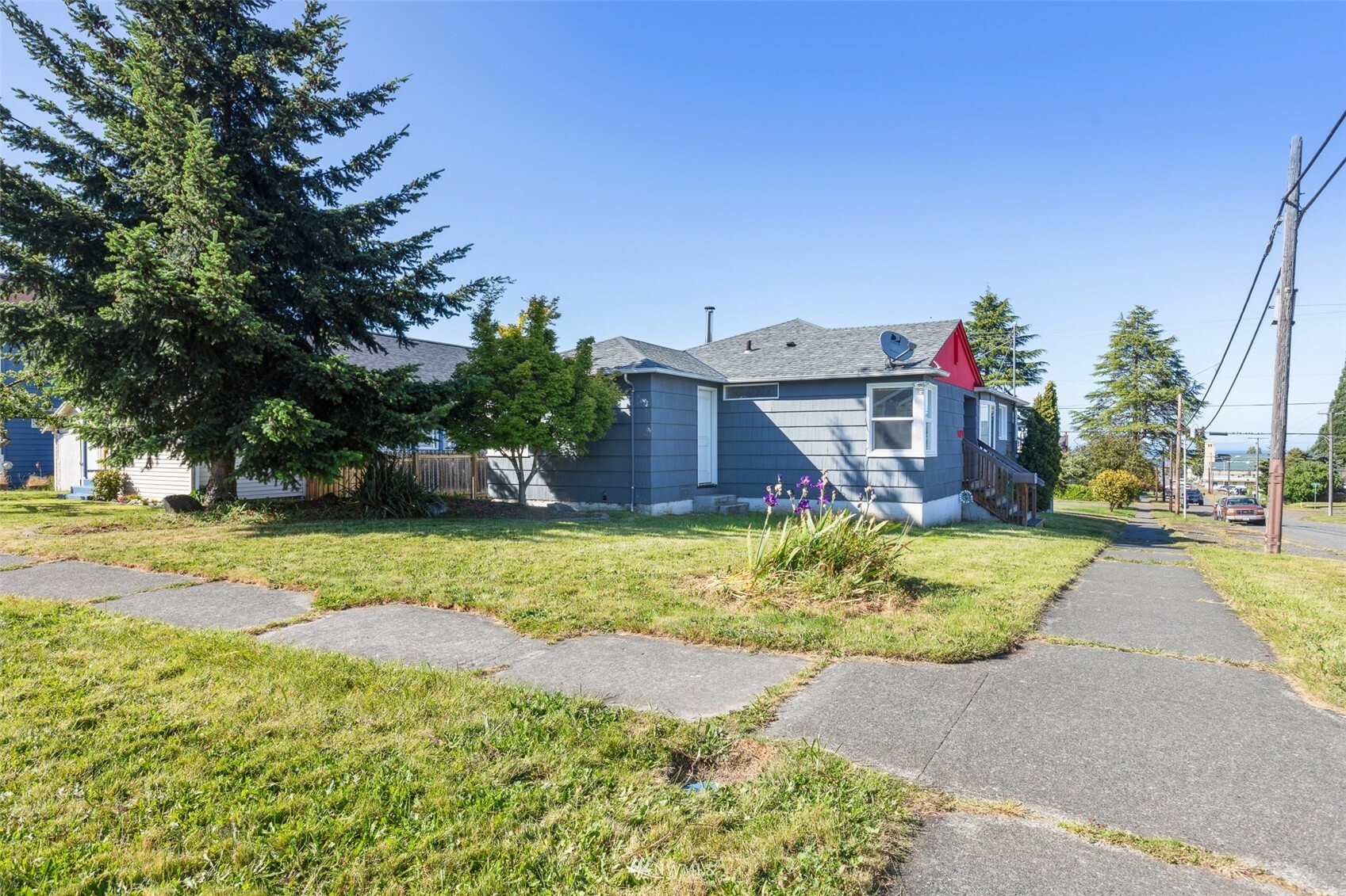 Property Photo: 1020 S. Laurel Street WA 98362