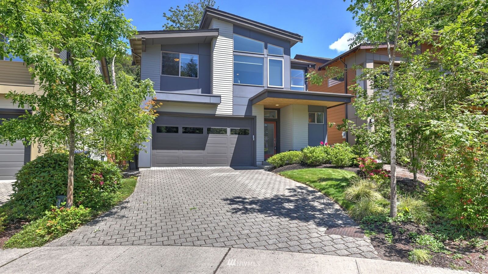 Property Photo: 13612 SE 81st Place WA 98059