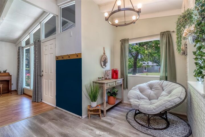 Property Photo: 521 Holly Street WA 99362