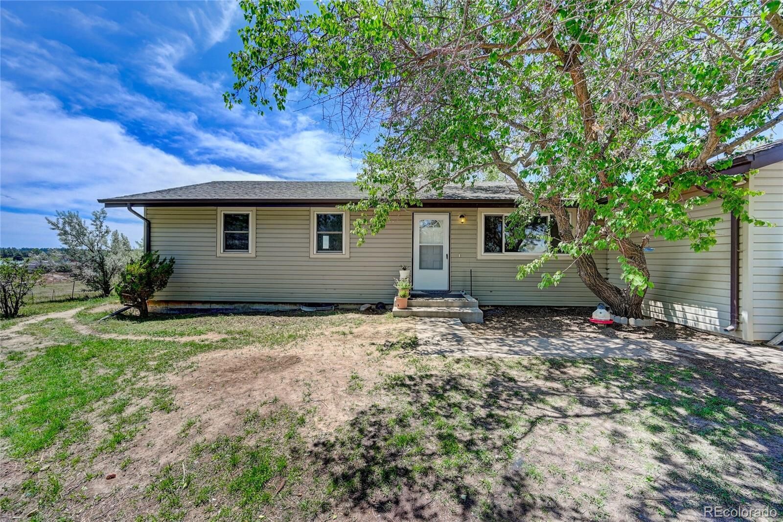 Property Photo:  2166 Appaloosa Trail  CO 80107 