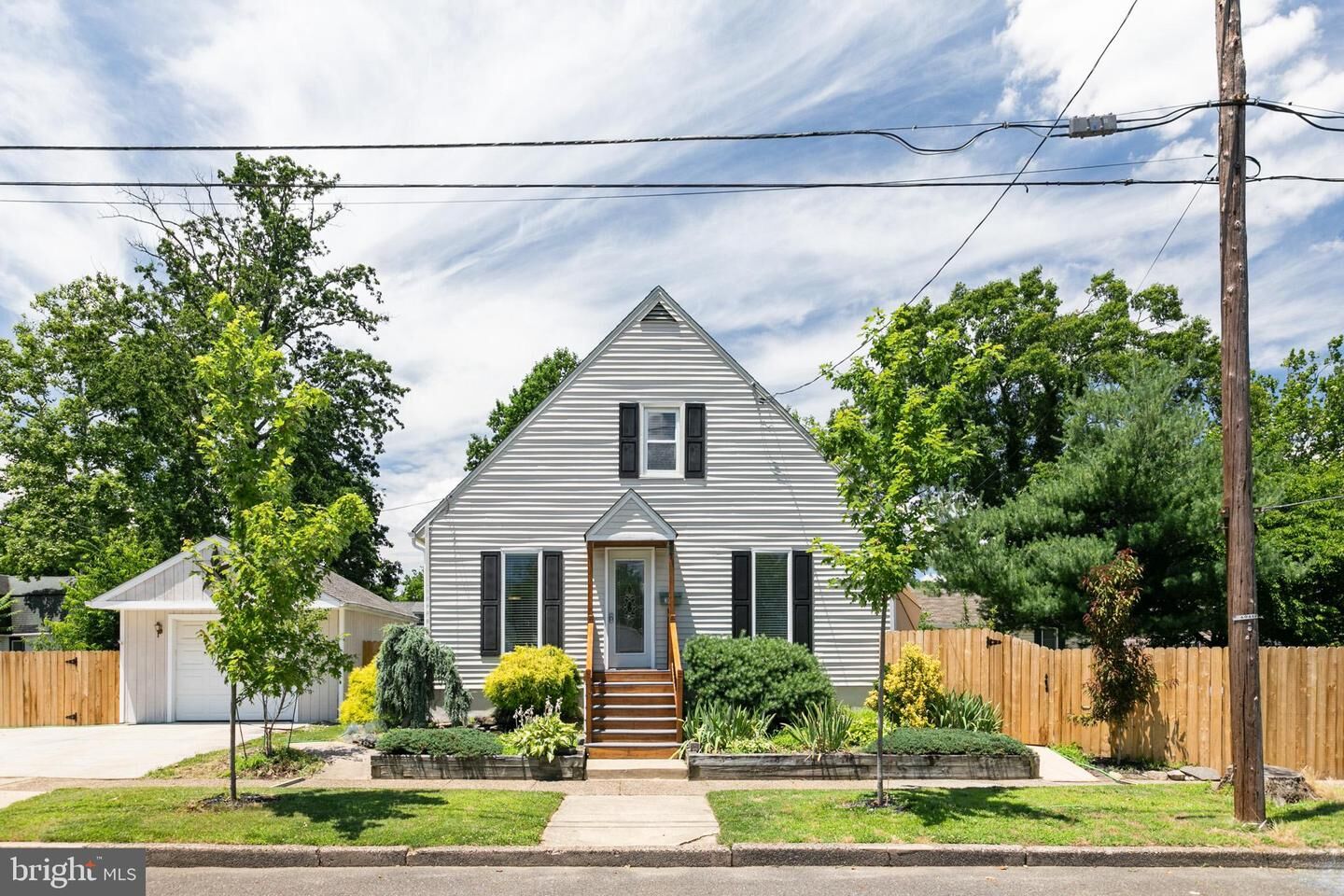 Property Photo:  301 N Lincoln Avenue  NJ 08063 
