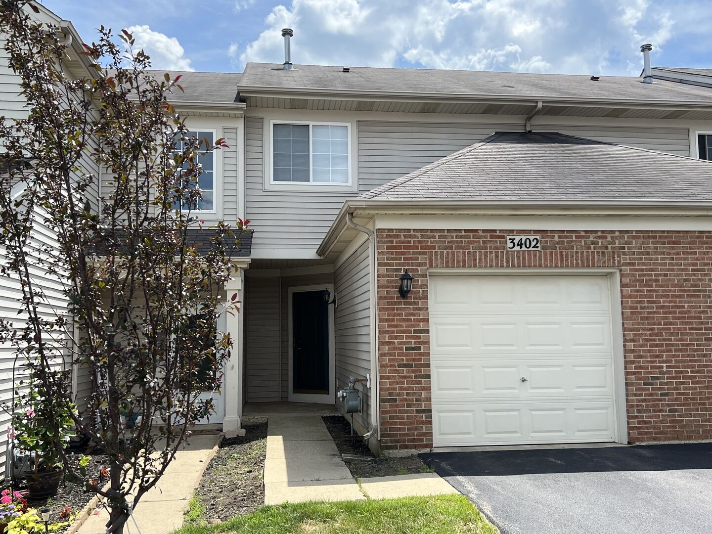 Property Photo:  3402 Blue Ridge Drive  IL 60110 