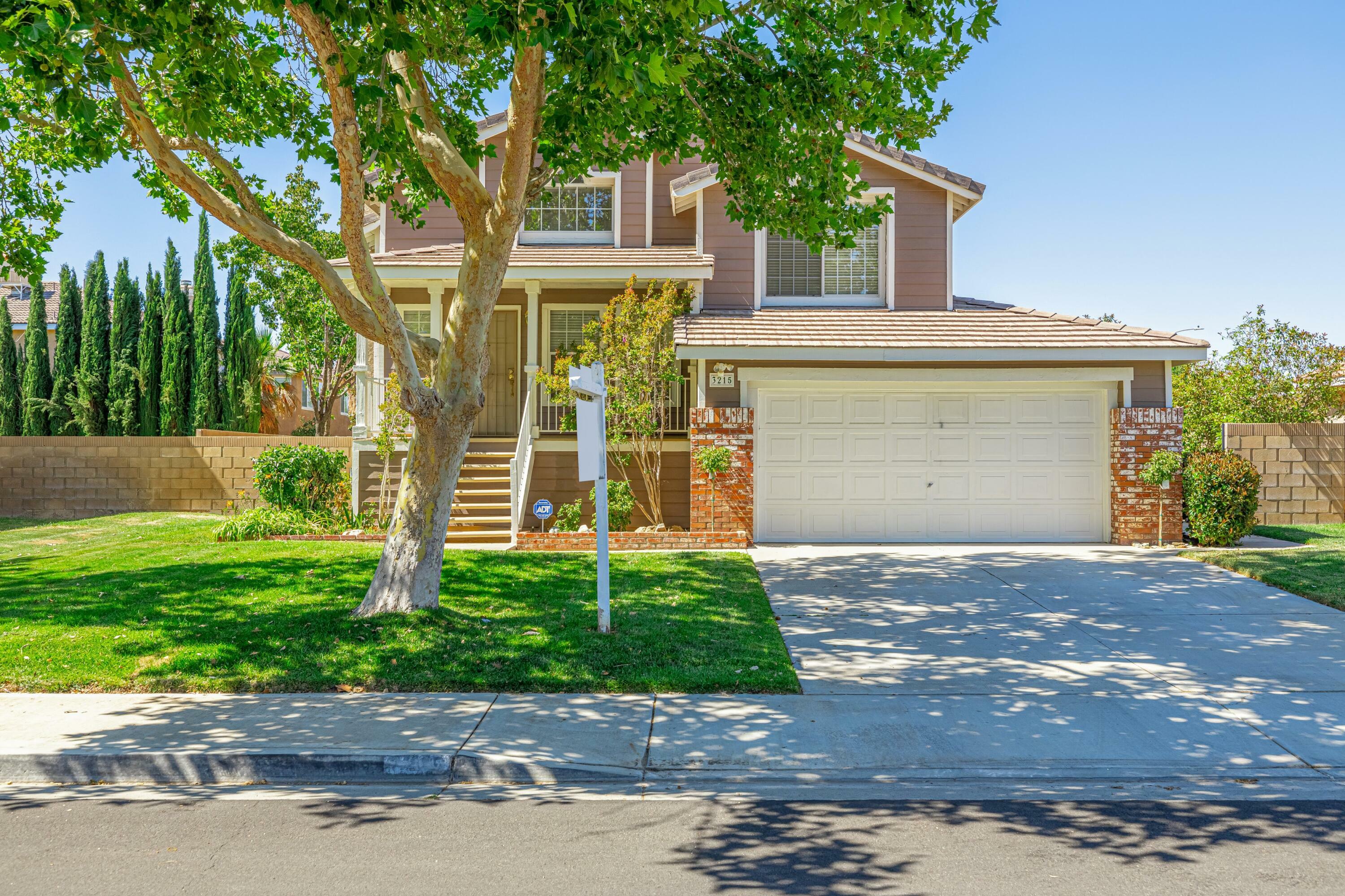 Property Photo:  3215 Fairgreen Lane  CA 93551 