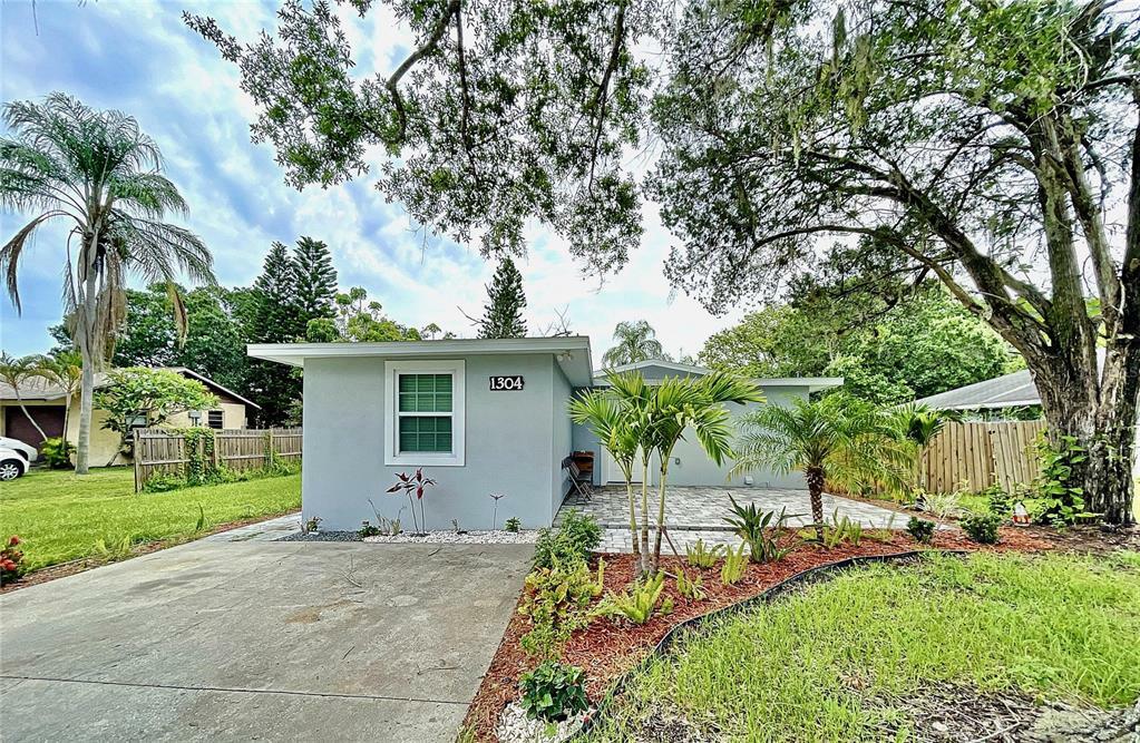 Property Photo:  1304 Russell Avenue  FL 34232 