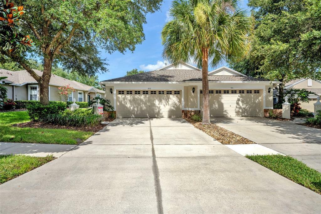 Property Photo: 5913 Phoebenest Drive FL 33547