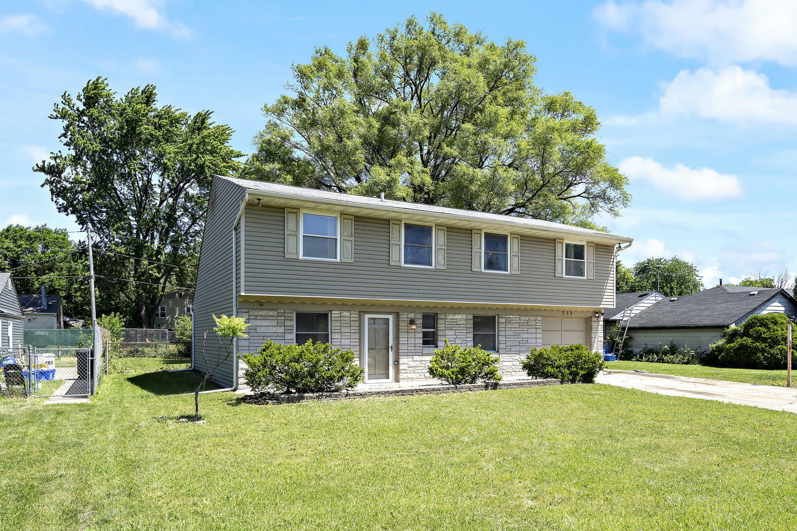 Property Photo:  338 Deerfield Drive  IL 60440 