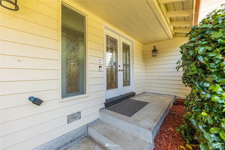 Property Photo:  14814 NE 16th Street  WA 98007 