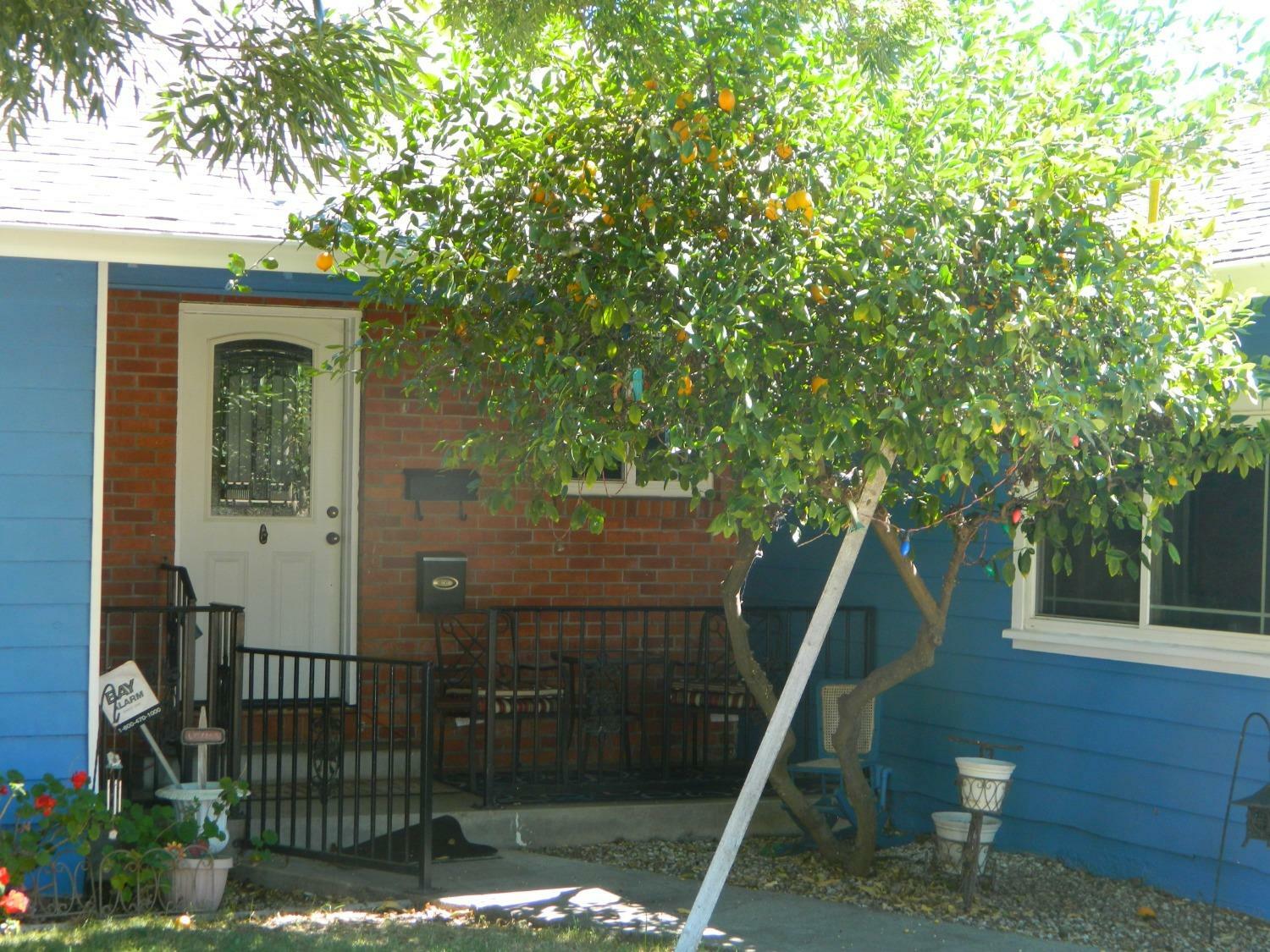 Property Photo:  2530 Gardena Avenue  CA 95204 