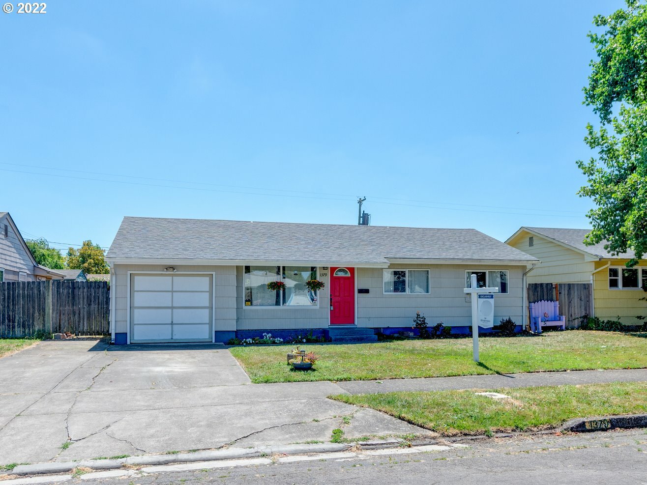 1379 Olympic St  Springfield OR 97477 photo