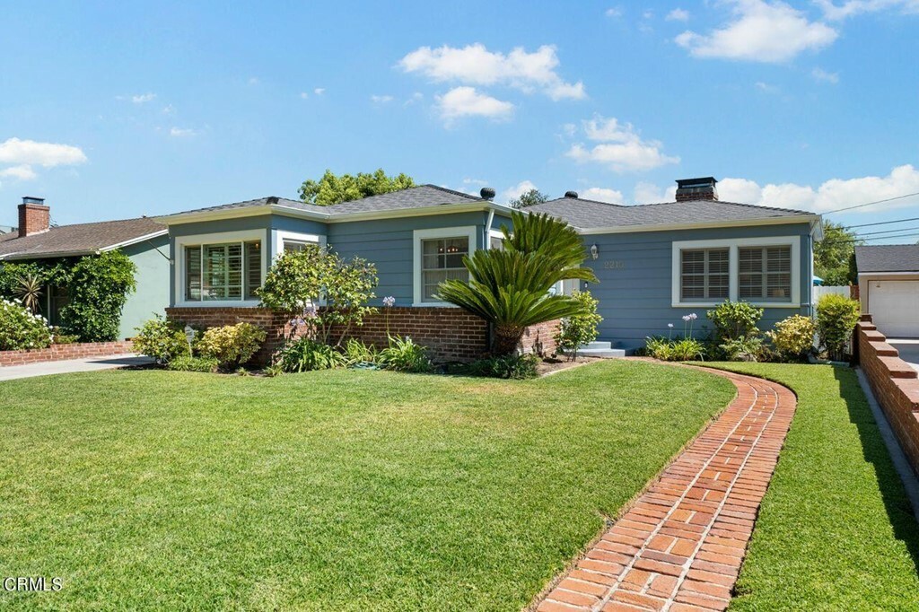 Property Photo: 2210 E Dudley Street CA 91104