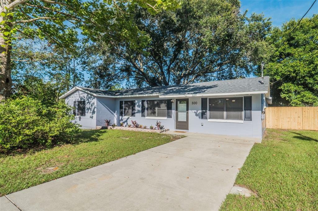 Property Photo:  800 Maple Ave  FL 34731 