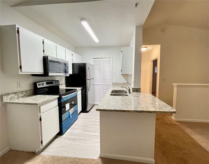 Property Photo:  4356 S Kirkman Road 512  FL 32811 