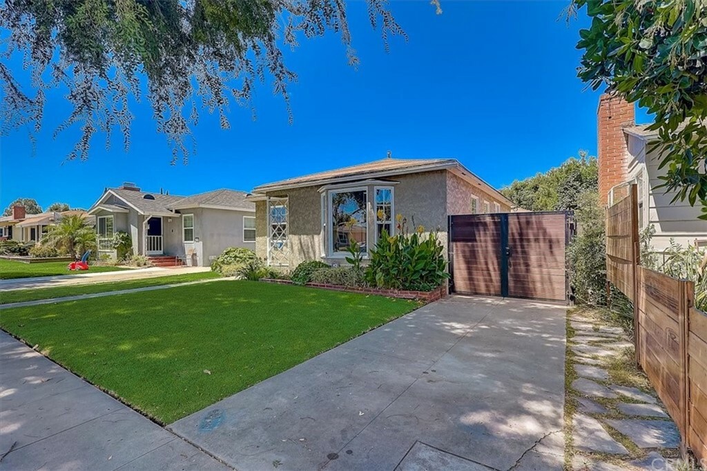 Property Photo:  3163 Cedar Avenue  CA 90806 