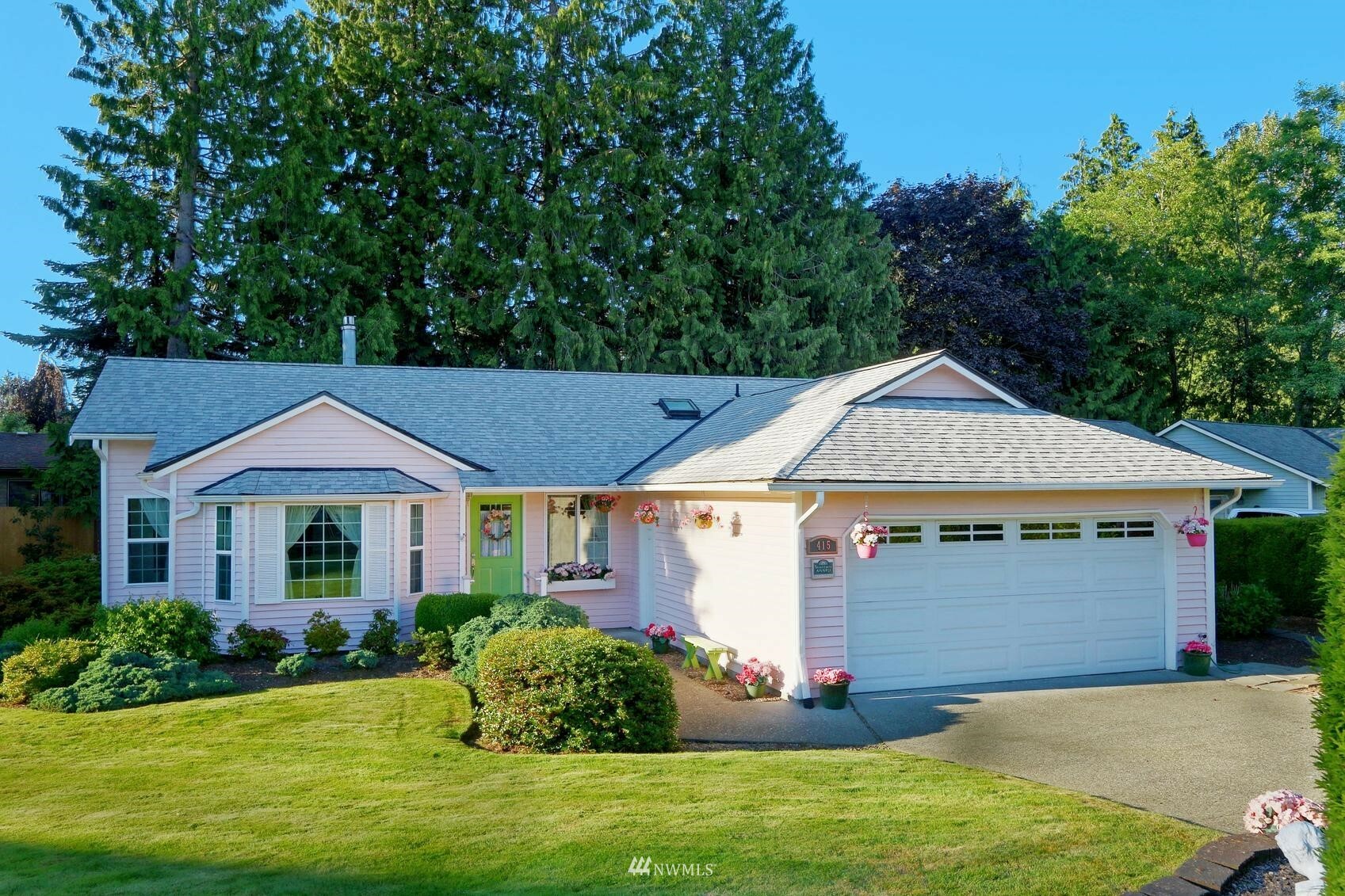 Property Photo:  415 109th Place SE  WA 98208 