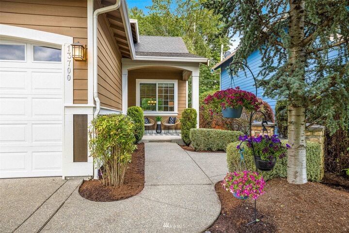 13700 161st Place SE  Renton WA 98059 photo