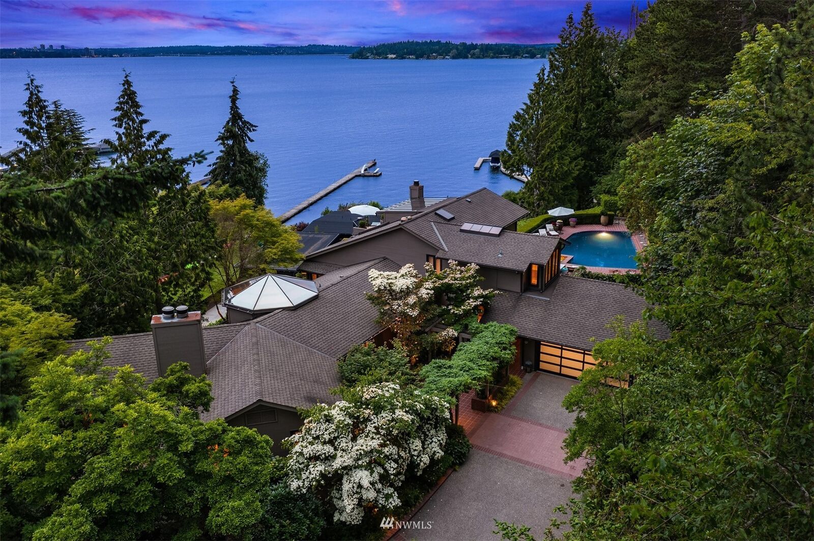 Property Photo: 8030 SE 20th Street WA 98040