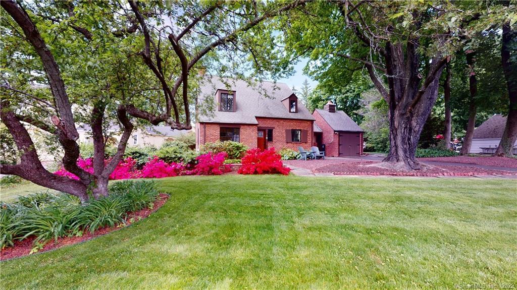 Property Photo: 20 Buena Vista Road CT 06107