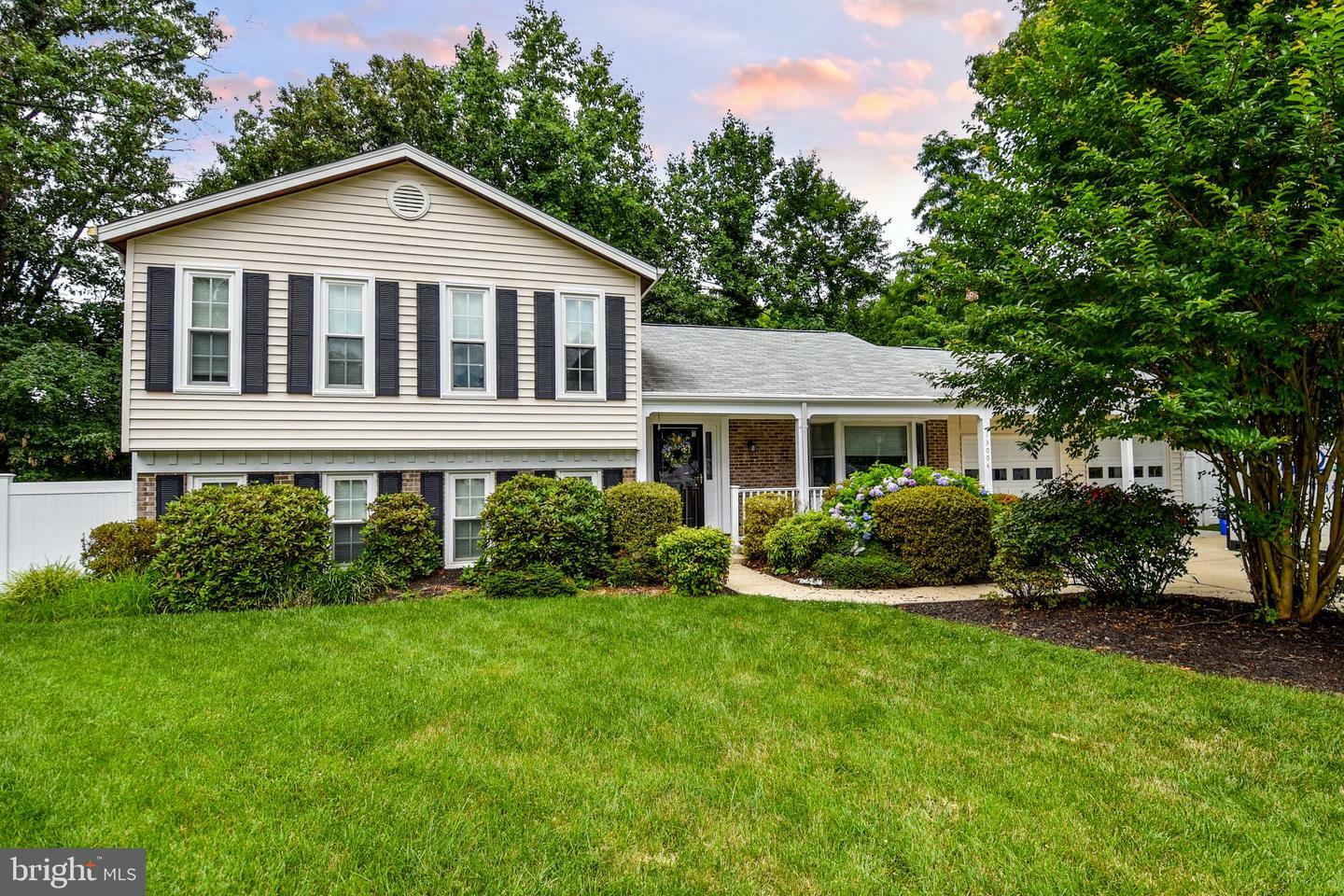 Property Photo: 13004 Blue Valley Place MD 20904