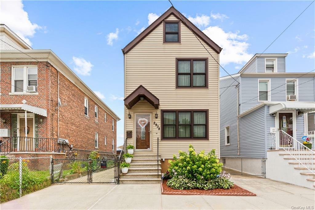 Property Photo:  2938 Harrington Avenue  NY 10461 